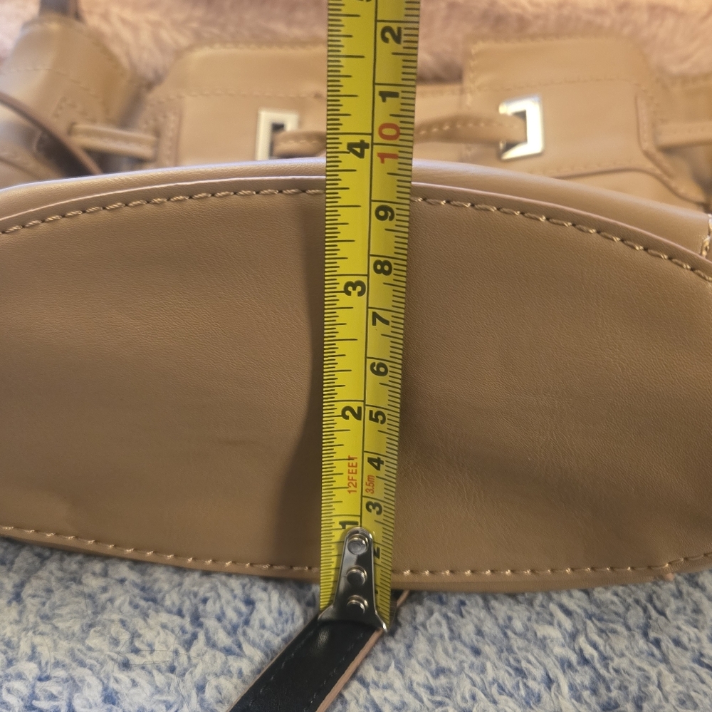 Nine West Take A Lift Crossbody Bag Tan W/ Black Tassles NWOT - Picture 6 of 7